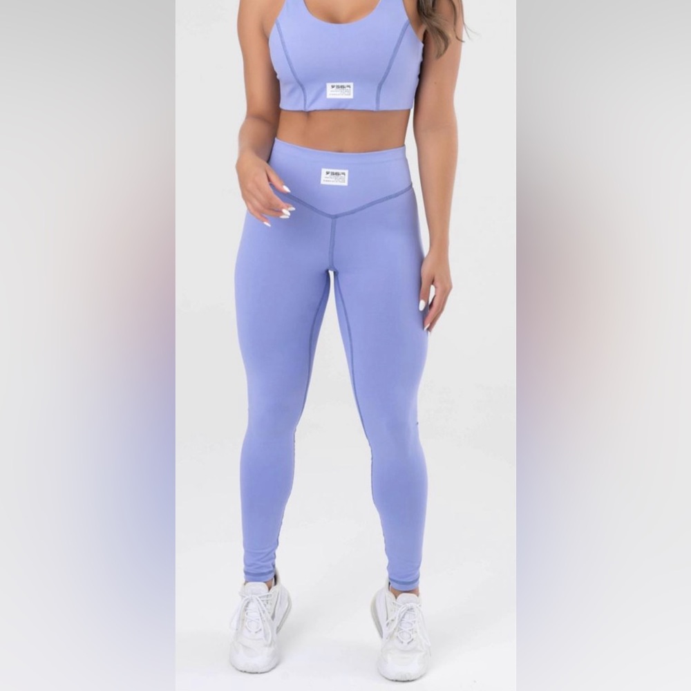 Legging’s Essentials - Picture 3 of 3